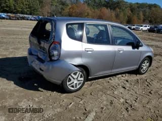 ✅ 2007 Honda Fit • VIN: JHMGD38477S005592 • Lot: 91392885. Listed on Copart with 232,927 mi. Free auction sales archive from the USA and detailed vehicle history report at DreamBid. Image 3.