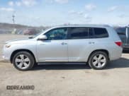 ✅ 2010 Toyota Highlander Limited • VIN: 5TDDK3EH3AS030488 • Lot: 41695234. Wystawiony na IAAI z przebiegiem 204 046 mil. Bezpłatny archiwum sprzedaży aukcyjnych z USA i szczegółowy raport historii pojazdu na DreamBid. Zdjęcie 14.