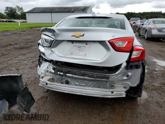 ✅ 2018 Chevrolet Cruze LT • VIN: 1G1BE5SM2J7137126 • Лот: 60965272. Размещён на Copart с пробегом 69 339 миль миль. Получите бесплатный доступ к архиву аукционных продаж из США и посмотрите подробный отчёт об истории автомобиля на DreamBid. Изображение 9.