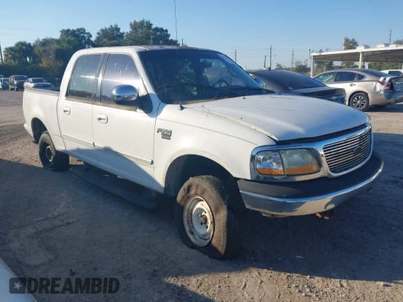 ✅ 2001 Ford F-150 XLT • VIN: 1FTRW07W91KD95947 • Lot: 43715916. Listed on IAAI with 272,697 mi. Free auction sales archive from the USA and detailed vehicle history report at DreamBid. Image 1.