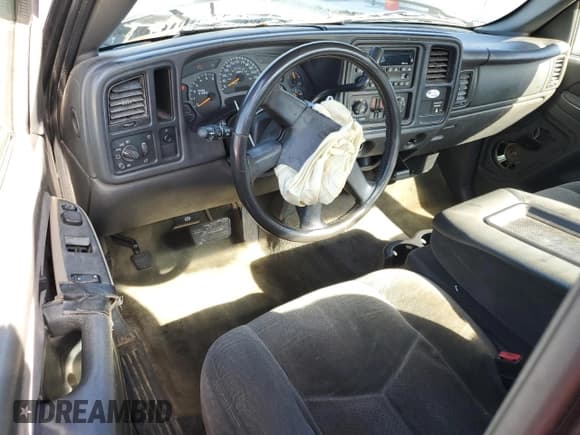 ✅ 2003 Chevrolet Silverado 1500 LS • VIN: 1GCEC14XX3Z134220 • Lot: 93343985. Listed on Copart with 273,896 mi. Free auction sales archive from the USA and detailed vehicle history report at DreamBid. Image 8.
