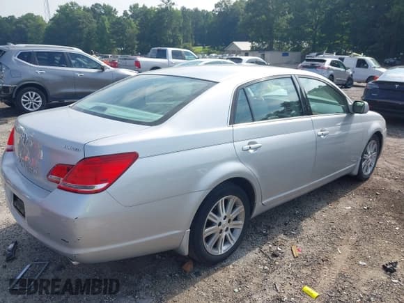 ✅ 2005 Toyota Avalon XL • VIN: 4T1BK36B15U030665 • Lot: 42591142. Wystawiony na IAAI z przebiegiem 103 188 mil. Bezpłatny archiwum sprzedaży aukcyjnych z USA i szczegółowy raport historii pojazdu na DreamBid. Zdjęcie 4.