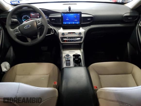 ✅ 2022 Ford Explorer • VIN: 1FMSK7BH8NGA18125 • Lot: 52242975. Wystawiony na Copart z przebiegiem 35 127 mil. Bezpłatny archiwum sprzedaży aukcyjnych z USA i szczegółowy raport historii pojazdu na DreamBid. Zdjęcie 8.