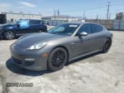 ✅ 2013 Porsche Panamera • VIN: WP0AA2A79DL016341 • Lot: 70218685. Wystawiony na Copart z przebiegiem 108 844 mil. Bezpłatny archiwum sprzedaży aukcyjnych z USA i szczegółowy raport historii pojazdu na DreamBid. Zdjęcie 1.