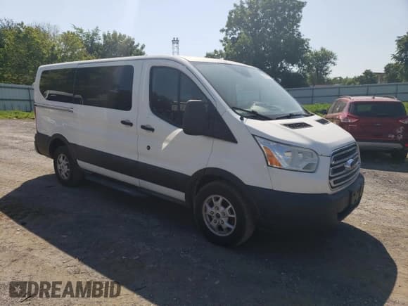 ✅ 2015 Ford Transit XL • VIN: 1FMZK1YM5FKA84940 • Lot: 62647065. Wystawiony na Copart z przebiegiem 369 432 mil. Bezpłatny archiwum sprzedaży aukcyjnych z USA i szczegółowy raport historii pojazdu na DreamBid. Zdjęcie 4.