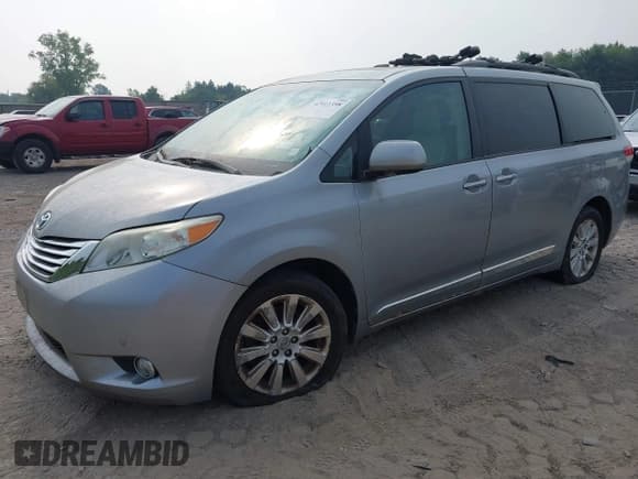 ✅ 2011 Toyota Sienna XLE • VIN: 5TDDK3DC3BS022382 • Lot: 42911398. Listed on IAAI with 126,734 mi. Free auction sales archive from the USA and detailed vehicle history report at DreamBid. Image 2.