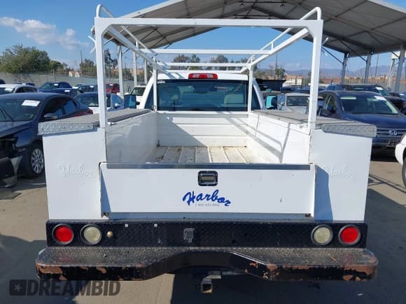 ✅ 2018 Chevrolet Silverado 1500 • VIN: 1GBNCNEC4JZ332036 • Лот: 43312386. Опубликован ранее на IAAI с пробегом 161 184 миль. Бесплатный доступ к архиву аукционных продаж из США и подробный отчёт об истории автомобиля на DreamBid. Изображение 16.