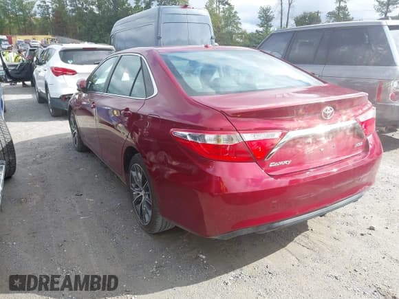 ✅ 2015 Toyota Camry XLE • VIN: 4T1BF1FK6FU970082 • Лот: 43298101. Опубликован ранее на IAAI с пробегом 197 873 миль. Бесплатный доступ к архиву аукционных продаж из США и подробный отчёт об истории автомобиля на DreamBid. Изображение 3.