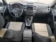 ✅ 2016 Volkswagen Tiguan S • VIN: WVGAV7AX2GW032915 • Lot: 91558705. Wystawiony na Copart z przebiegiem 136 826 mil. Bezpłatny archiwum sprzedaży aukcyjnych z USA i szczegółowy raport historii pojazdu na DreamBid. Zdjęcie 8.