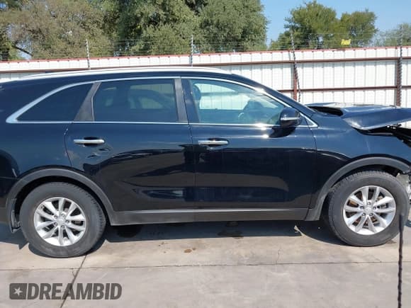 ✅ 2018 Kia Sorento L • VIN: 5XYPG4A39JG376878 • Lot: 43266125. Wystawiony na IAAI z przebiegiem 132 942 mil. Bezpłatny archiwum sprzedaży aukcyjnych z USA i szczegółowy raport historii pojazdu na DreamBid. Zdjęcie 14.