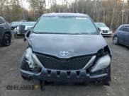✅ 2017 Toyota Sienna SE • VIN: 5TDXZ3DCXHS872530 • Lot: 87249605. Wystawiony na Copart z przebiegiem 181 188 mil. Bezpłatny archiwum sprzedaży aukcyjnych z USA i szczegółowy raport historii pojazdu na DreamBid. Zdjęcie 5.