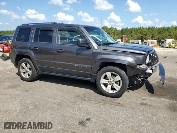✅ 2015 Jeep Patriot High Altitude • VIN: 1C4NJRFB9FD225938 • Lot: 83851275. Wystawiony na Copart z przebiegiem 151 937 mil. Bezpłatny archiwum sprzedaży aukcyjnych z USA i szczegółowy raport historii pojazdu na DreamBid. Zdjęcie 4.
