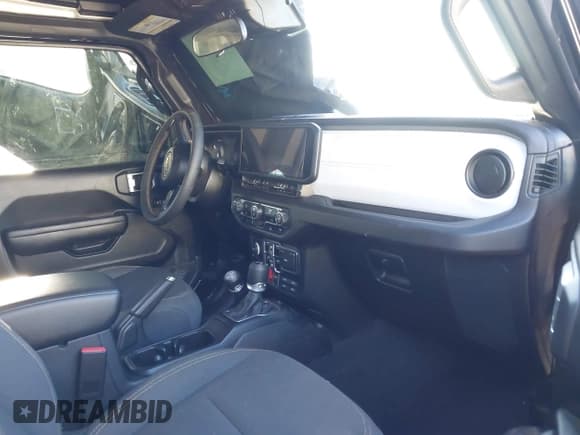 ✅ 2024 Jeep Wrangler Willys • VIN: 1C4RJXN6XRW215633 • Лот: 41861641. Опубликован ранее на IAAI с пробегом 3 927 миль. Бесплатный доступ к архиву аукционных продаж из США и подробный отчёт об истории автомобиля на DreamBid. Изображение 5.