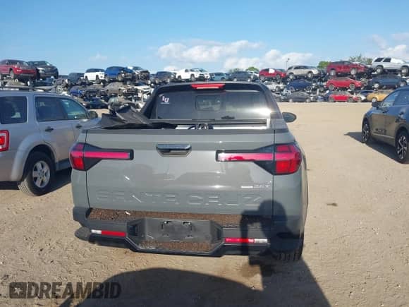 2024 Hyundai Santa Cruz Night Edition с VIN 5NTJCDDF4RH117762, выставлен на аукционе IAAI как лот 40815377 с пробегом 9 839 миль миль и . История ставок и продаж доступна на DreamBid. Изображение 16.