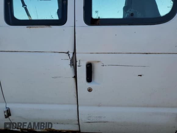 ✅ 2001 Ford Econoline Passenger XL • VIN: 1FMRE11201HB08051 • Lot: 54983885. Listed on Copart with 159,509 mi. Free auction sales archive from the USA and detailed vehicle history report at DreamBid. Image 11.