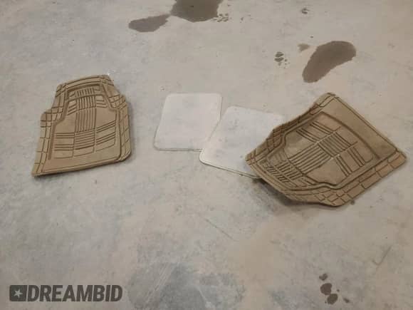 2003 Saturn VUE z VIN 5GZCZ53B73S895054, wystawiony jako Copart lot #82346294 z przebiegiem 83 677 mil mil oraz Czysty tytuł • Clean title. Historia ofert i sprzedaży dostępna na DreamBid. Obrazek 13.