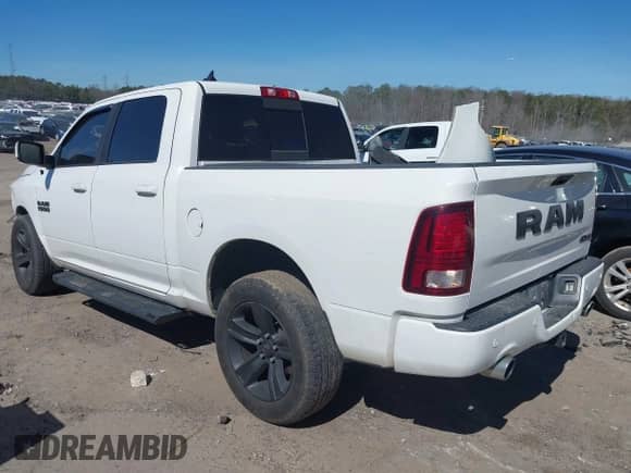 2017 Ram 1500 Night z VIN 1C6RR7MT4HS766699, wystawiony jako IAAI lot #41692973 z przebiegiem 134 746 mil mil oraz . Historia ofert i sprzedaży dostępna na DreamBid. Obrazek 3.