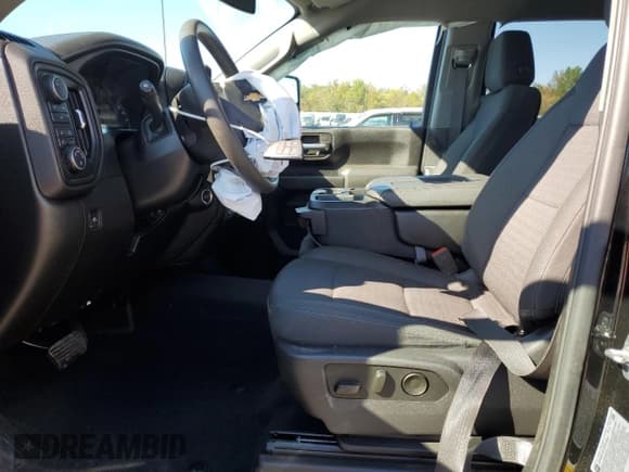 ✅ 2025 Chevrolet Silverado 2500HD Custom • VIN: 2GC4KME71S1177382 • Лот: 85828315. Опубликован ранее на Copart с пробегом 19 754 миль. Бесплатный доступ к архиву аукционных продаж из США и подробный отчёт об истории автомобиля на DreamBid. Изображение 7.