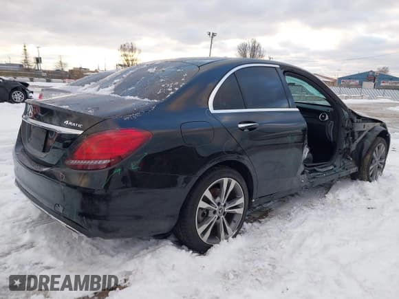 ✅ 2021 Mercedes-Benz C 300 • VIN: W1KWF8EB0MR640153 • Lot: 41164310. Listed on IAAI with 34,364 mi. Free auction sales archive from the USA and detailed vehicle history report at DreamBid. Image 4.