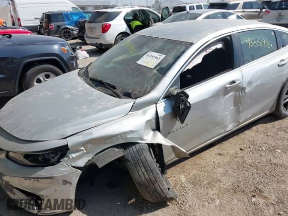 2016 Chevrolet Malibu LT z VIN 1G1ZE5ST5GF303756, wystawiony jako IAAI lot #43351963 z przebiegiem Nie podano mil oraz . Historia ofert i sprzedaży dostępna na DreamBid. Obrazek 6.