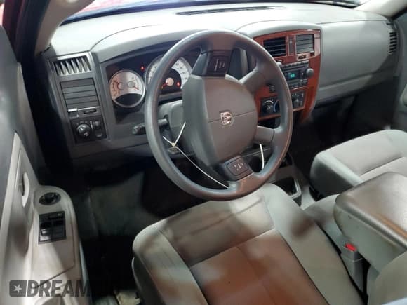 ✅ 2005 Dodge Dakota SLT • VIN: 1D7HW42N85S306270 • Lot: 55631765. Listed on Copart with 111,577 mi. Free auction sales archive from the USA and detailed vehicle history report at DreamBid. Image 8.