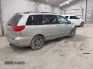✅ 2006 Toyota Sienna XLE Limited • VIN: 5TDBA22C16S056608 • Lot: 43685577. Wystawiony na IAAI z przebiegiem Nie podano. Bezpłatny archiwum sprzedaży aukcyjnych z USA i szczegółowy raport historii pojazdu na DreamBid. Zdjęcie 4.