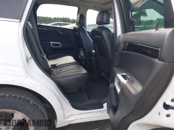 ✅ 2014 Chevrolet Captiva Sport LT • VIN: 3GNAL3EK1ES553304 • Lot: 41955655. Wystawiony na IAAI z przebiegiem 109 377 mil. Bezpłatny archiwum sprzedaży aukcyjnych z USA i szczegółowy raport historii pojazdu na DreamBid. Zdjęcie 8.