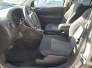 ✅ 2016 Jeep Compass Sport • VIN: 1C4NJDBB4GD646511 • Lot: 93096655. Wystawiony na Copart z przebiegiem 138 126 mil. Bezpłatny archiwum sprzedaży aukcyjnych z USA i szczegółowy raport historii pojazdu na DreamBid. Zdjęcie 7.