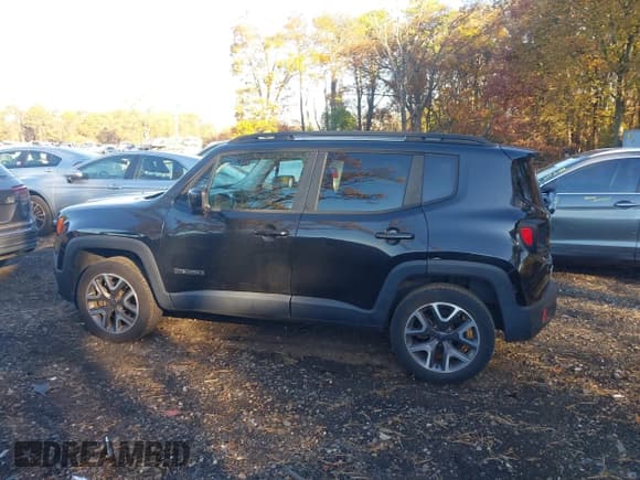 ✅ 2015 Jeep Renegade Latitude • VIN: ZACCJBBTXFPB35065 • Lot: 43596017. Wystawiony na IAAI z przebiegiem 39 880 mil. Bezpłatny archiwum sprzedaży aukcyjnych z USA i szczegółowy raport historii pojazdu na DreamBid. Zdjęcie 14.