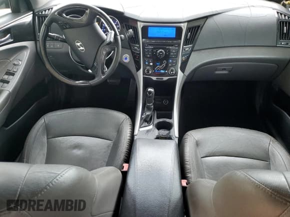 ✅ 2011 Hyundai Sonata SE • VIN: 5NPEC4AB8BH297190 • Lot: 72908454. Listed on Copart with 164,259 mi. Free auction sales archive from the USA and detailed vehicle history report at DreamBid. Image 8.