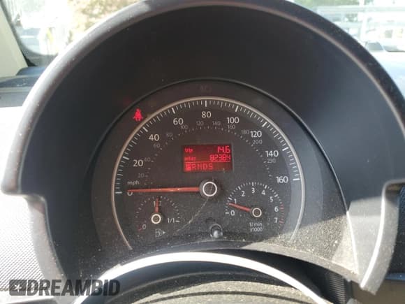 ✅ 2010 Volkswagen Beetle • VIN: 3VWRG3AL8AM009568 • Lot: 80439235. Wystawiony na Copart z przebiegiem 82 384 mil. Bezpłatny archiwum sprzedaży aukcyjnych z USA i szczegółowy raport historii pojazdu na DreamBid. Zdjęcie 9.