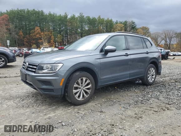 ✅ 2019 Volkswagen Tiguan S • VIN: 3VV0B7AX0KM111941 • Лот: 90842875. Опубликован ранее на Copart с пробегом 82 468 миль. Бесплатный доступ к архиву аукционных продаж из США и подробный отчёт об истории автомобиля на DreamBid. Изображение 1.