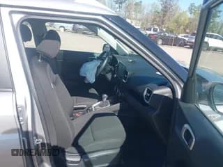 ✅ 2024 Hyundai Venue SEL • VIN: KMHRC8A31RU326560 • Lot: 41989499. Listed on IAAI with 8,965 mi. Free auction sales archive from the USA and detailed vehicle history report at DreamBid. Image 5.