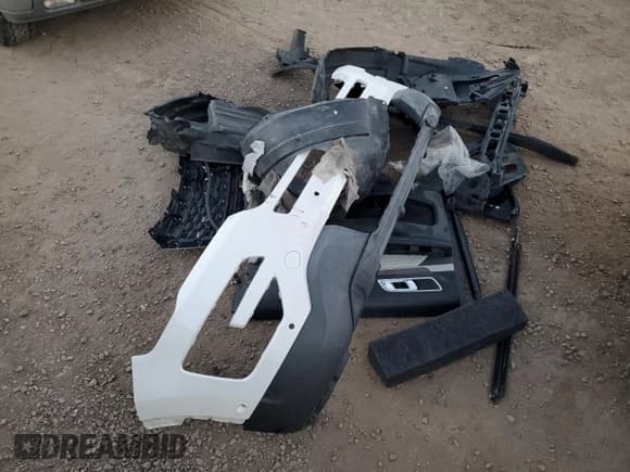 ✅ 2016 Ford Explorer Platinum • VIN: 1FM5K8HT9GGB95509 • Lot: 86306785. Listed on Copart with 96,391 mi. Free auction sales archive from the USA and detailed vehicle history report at DreamBid. Image 13.