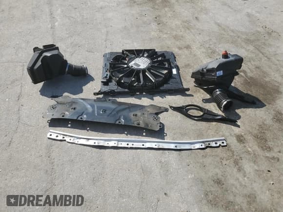 ✅ 2020 BMW 5 Series M550i xDrive • VIN: WBAJS7C07LBN96376 • Lot: 81220775. Wystawiony na Copart z przebiegiem 46 934 mil. Bezpłatny archiwum sprzedaży aukcyjnych z USA i szczegółowy raport historii pojazdu na DreamBid. Zdjęcie 12.