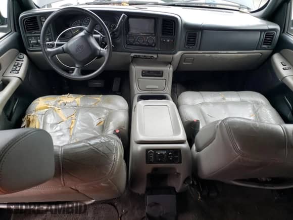 2001 Chevrolet Suburban LT с VIN 3GNFK16T91G237196, выставлен на аукционе Copart как лот 81574134 с пробегом 275 571 миль миль и Списание • Salvage title. История ставок и продаж доступна на DreamBid. Изображение 8.