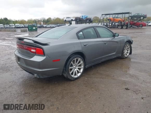 ✅ 2011 Dodge Charger SE • VIN: 2B3CL3CG8BH504049 • Лот: 43549795. Опубликован ранее на IAAI с пробегом 99 196 миль. Бесплатный доступ к архиву аукционных продаж из США и подробный отчёт об истории автомобиля на DreamBid. Изображение 4.