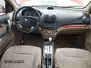 2011 Chevrolet Aveo 1LT z VIN KL1TD6DEXBB132191, wystawiony jako Copart lot #87774475 z przebiegiem 102 416 mil mil oraz Czysty tytuł • Clean title. Historia ofert i sprzedaży dostępna na DreamBid. Obrazek 8.