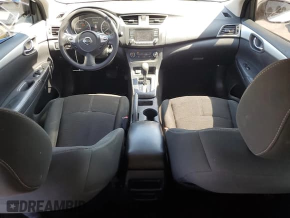 ✅ 2018 Nissan Sentra S • VIN: 3N1AB7AP9JY271927 • Lot: 61014035. Wystawiony na Copart z przebiegiem 96 242 mil. Bezpłatny archiwum sprzedaży aukcyjnych z USA i szczegółowy raport historii pojazdu na DreamBid. Zdjęcie 8.