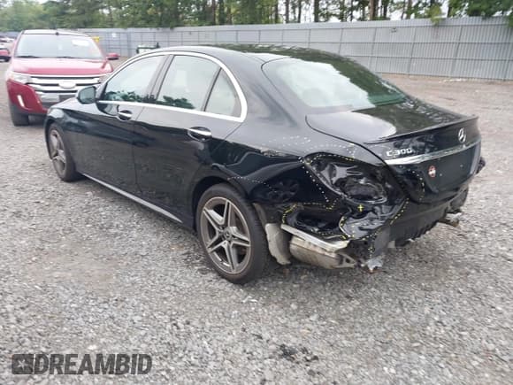 ✅ 2021 Mercedes-Benz C 300 • VIN: W1KWF8EB1MR630490 • Lot: 42827255. Wystawiony na IAAI z przebiegiem 72 597 mil. Bezpłatny archiwum sprzedaży aukcyjnych z USA i szczegółowy raport historii pojazdu na DreamBid. Zdjęcie 3.