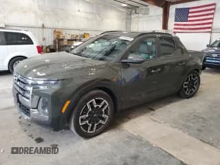 ✅ 2025 Hyundai Santa Cruz Limited • VIN: 5NTJEDDF6SH140640 • Лот: 65644335. Опубликован ранее на Copart с пробегом 24 963 миль. Бесплатный доступ к архиву аукционных продаж из США и подробный отчёт об истории автомобиля на DreamBid. Изображение 1.