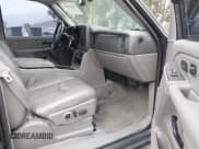 ✅ 2004 Chevrolet Suburban LS • VIN: 1GNEC16T54J331703 • Лот: 42023849. Опубликован ранее на IAAI с пробегом 135 843 миль. Бесплатный доступ к архиву аукционных продаж из США и подробный отчёт об истории автомобиля на DreamBid. Изображение 5.