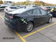 ✅ 2018 Ford Fusion SE • VIN: 3FA6P0T97JR126007 • Lot: 43526650. Listed on IAAI with 114,398 mi. Free auction sales archive from the USA and detailed vehicle history report at DreamBid. Image 4.