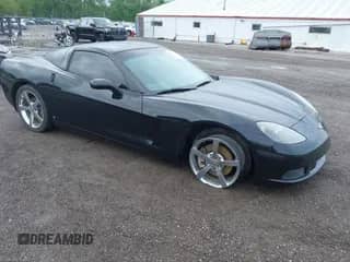 2008 Chevrolet Corvette z VIN 1G1YY25WX85125261, wystawiony jako IAAI lot #42266320 z przebiegiem 84 354 mil mil oraz . Historia ofert i sprzedaży dostępna na DreamBid. Obrazek 1.