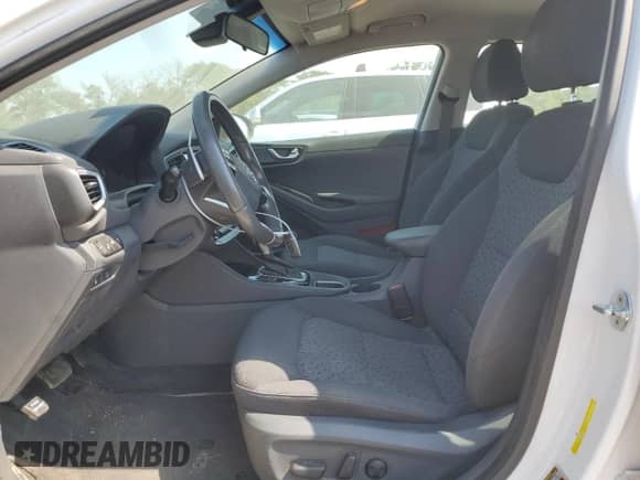 2019 Hyundai Ioniq SEL с VIN KMHC75LC3KU113847, выставлен на аукционе Copart как лот 68919334 с пробегом 66 446 миль миль и Списание • Salvage title. История ставок и продаж доступна на DreamBid. Изображение 7.