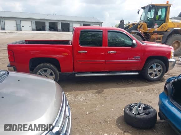 2013 Chevrolet Silverado 1500 LT с VIN 3GCPCSE00DG380842, выставлен на аукционе IAAI как лот 43295532 с пробегом 162 781 миль миль и . История ставок и продаж доступна на DreamBid. Изображение 13.