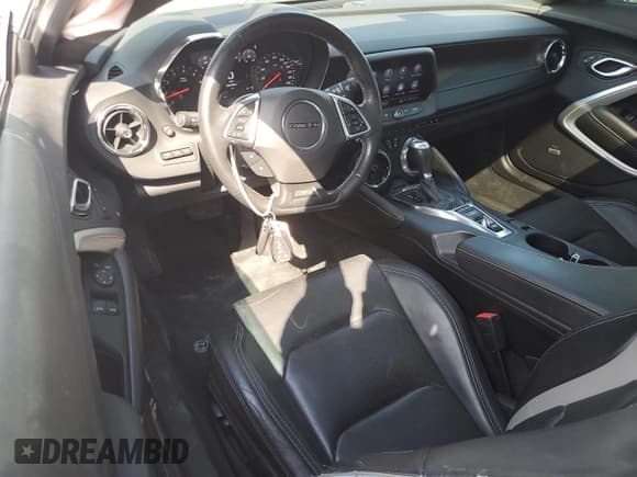 ✅ 2019 Chevrolet Camaro 2SS • VIN: 1G1FH1R71K0159453 • Lot: 63790715. Wystawiony na Copart z przebiegiem 59 980 mil. Bezpłatny archiwum sprzedaży aukcyjnych z USA i szczegółowy raport historii pojazdu na DreamBid. Zdjęcie 8.