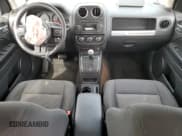 ✅ 2015 Jeep Compass Sport • VIN: 1C4NJCBB9FD274429 • Lot: 81407925. Wystawiony na Copart z przebiegiem 99 809 mil. Bezpłatny archiwum sprzedaży aukcyjnych z USA i szczegółowy raport historii pojazdu na DreamBid. Zdjęcie 8.