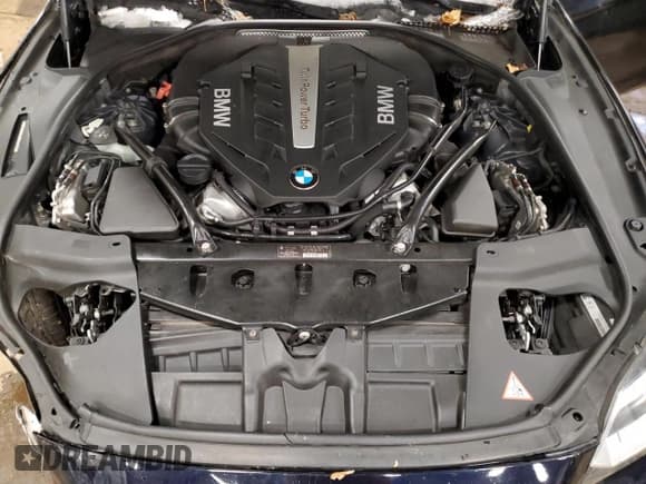 ✅ 2013 BMW 6 Series 650i • VIN: WBAYM9C56DDW20172 • Лот: 44618485. Опубликован ранее на Copart с пробегом Не указан. Бесплатный доступ к архиву аукционных продаж из США и подробный отчёт об истории автомобиля на DreamBid. Изображение 11.