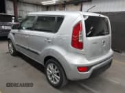 ✅ 2013 Kia Soul + • VIN: KNDJT2A6XD7493015 • Lot: 43379499. Wystawiony na IAAI z przebiegiem 95 326 mil. Bezpłatny archiwum sprzedaży aukcyjnych z USA i szczegółowy raport historii pojazdu na DreamBid. Zdjęcie 3.